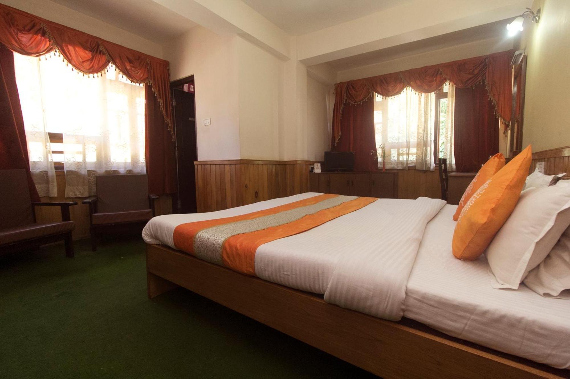 Oyo 10587 Vanjula Residency Gangtok Bagian luar foto