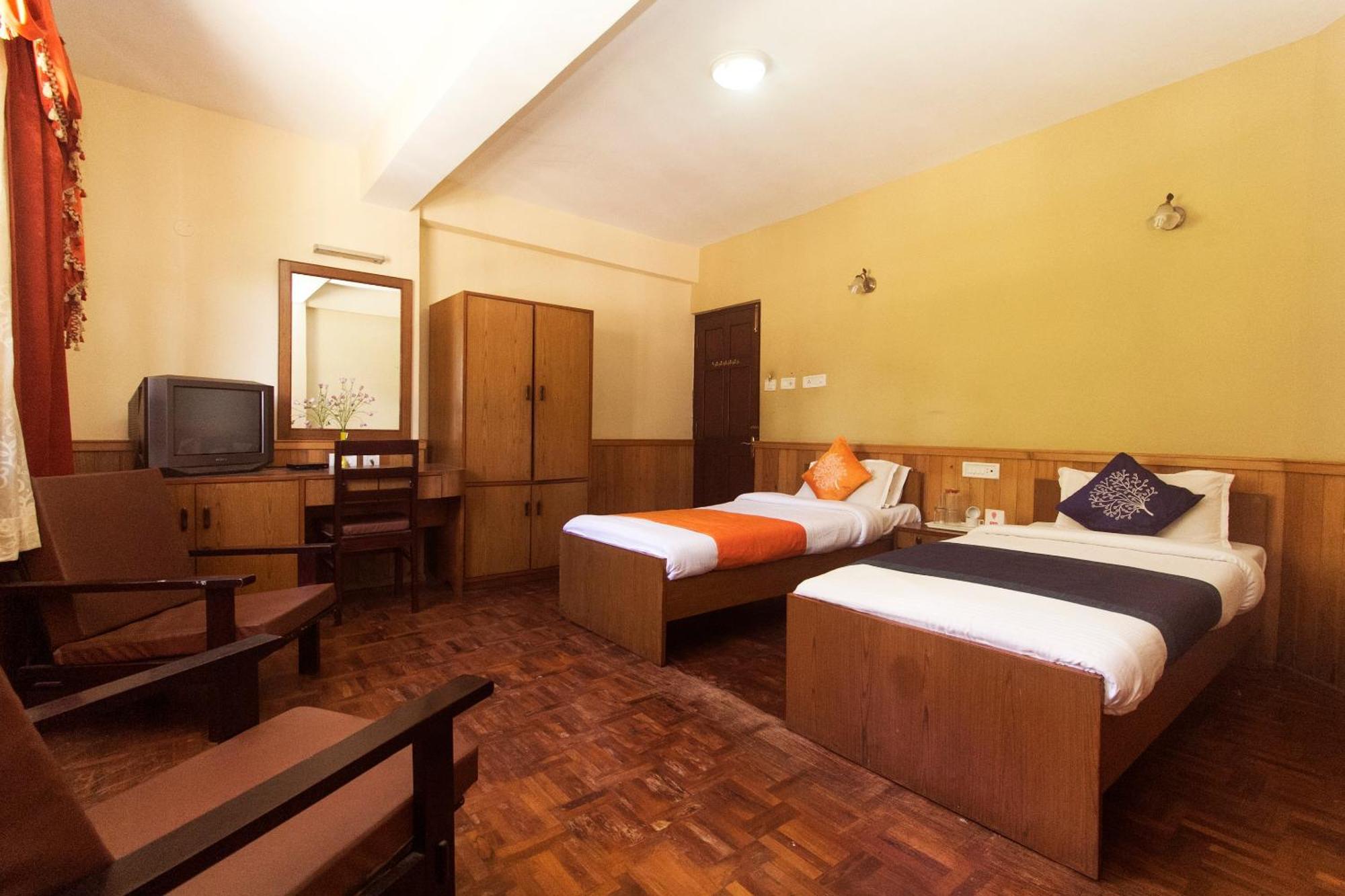 Oyo 10587 Vanjula Residency Gangtok Bagian luar foto